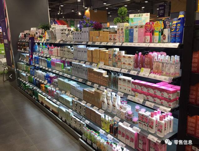 步步高梅溪湖精品超市 化妝品零售區(qū)創(chuàng)意陳列的藝術(shù)